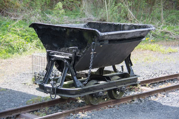 Lore in de mijnbouw voor overbelasting — Stockfoto