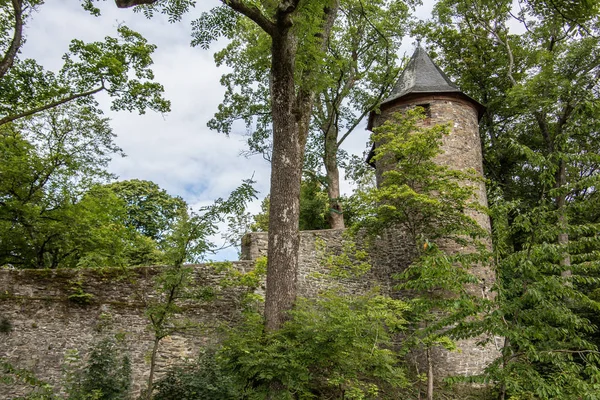 Antik kastély komplex ilandscape körül Ginsburg a Siegerlandn Siegerland — Stock Fotó