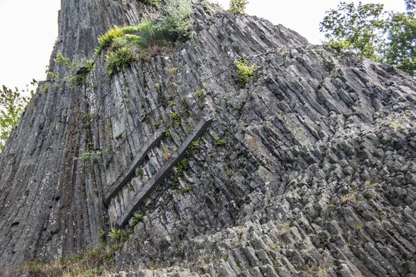 Parc naturel avec des roches en colonnes de basalte — Photo