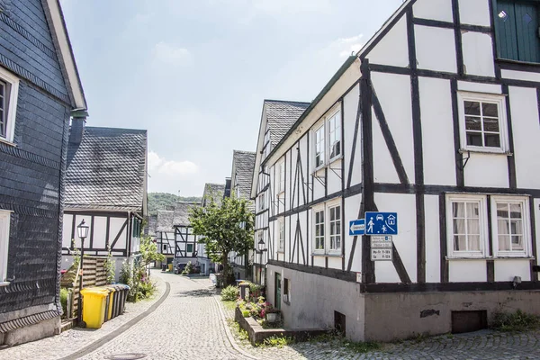 Zpola roubené domy ve starém městě Freudenberg — Stock fotografie