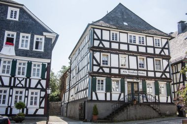 Eski Freudenberg kasabasında yarı keresteli evler