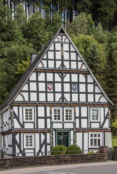 Historic half-timbered houses in the Sauerland — Stock Photo, Image