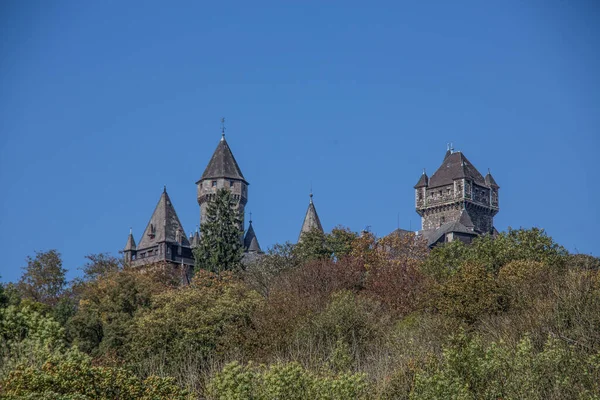 Lahn 'da iyi korunmuş bir kale. — Stok fotoğraf