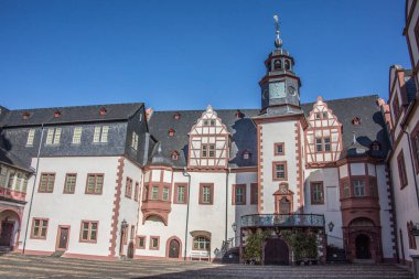 Lahn 'daki Weilburg Sarayı