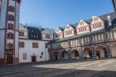 Lahn 'daki Weilburg Sarayı