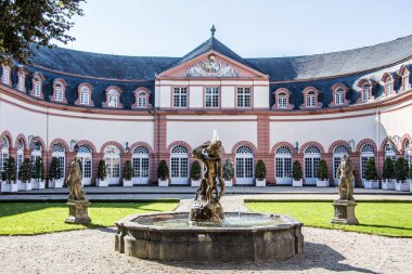 Lahn 'daki Weilburg Sarayı