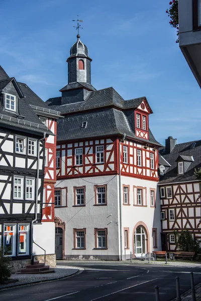 Poloroubené domy ve starém městě Dillenburg — Stock fotografie
