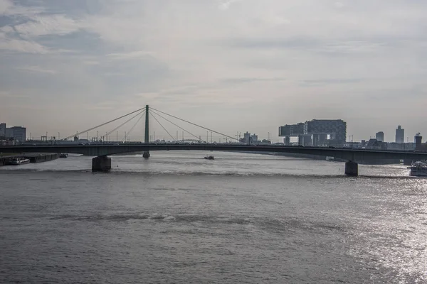 Сталевий міст Рейну в Кельні. — стокове фото