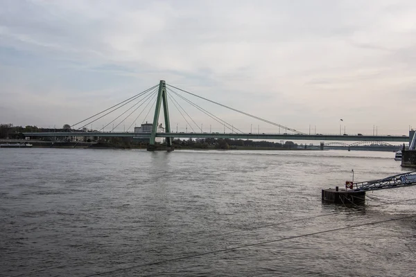 Сталевий міст Рейну в Кельні. — стокове фото