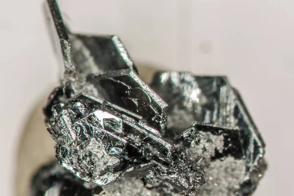 Błyszczące czarne krystaliczne płytki hematytowe — Zdjęcie stockowe