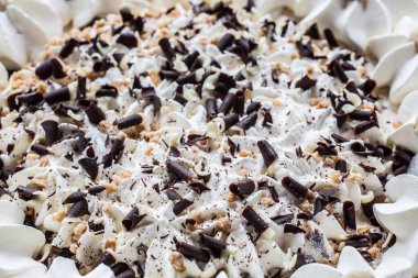 Kremalı Kara Orman vişneli keki