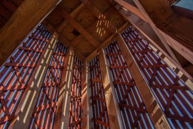 Siegen şehir parkındaki ahşap ev.