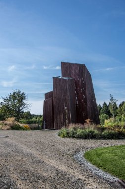 Siegen şehir parkındaki ahşap ev.