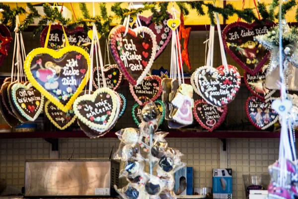 Lebkuchenherzen Auf Dem Weihnachtsmarkt — Stockfoto