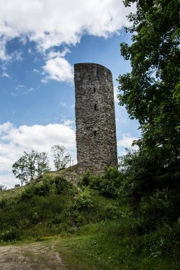 Attendorn 'daki harabe Waldenburg kalesi