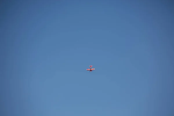 スポーツ飛行場上空の航空機 Huensborn — ストック写真