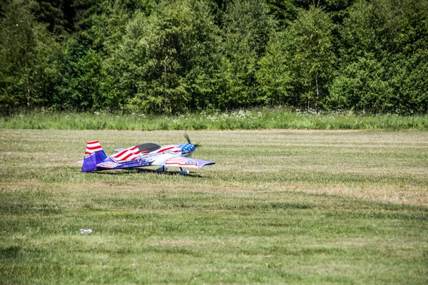 Campo Sportivo Con Pista Sul Prato Wenden — Foto Stock