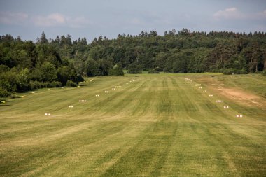 Wenden 'de çimenlikli spor havaalanı