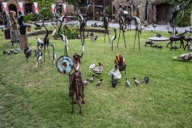 Heykel sergisiyle Steinhausen Şatosu