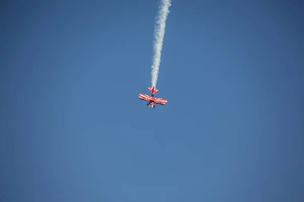 Doppeldecker Kunstflieger Himmel — Fotografia de Stock