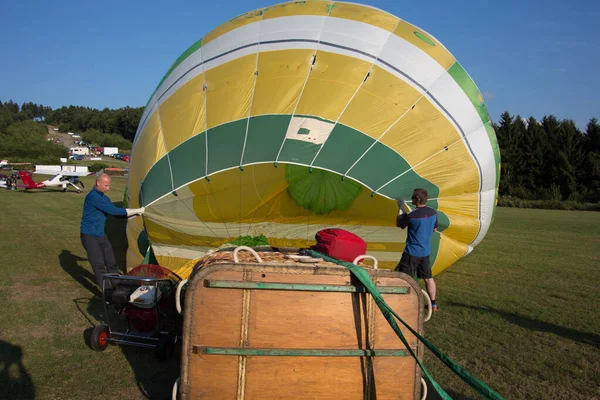 Balon Ogrzane Powietrze Przed Startem — Zdjęcie stockowe