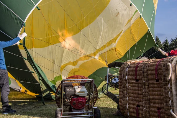 Balon Ogrzane Powietrze Przed Startem — Zdjęcie stockowe