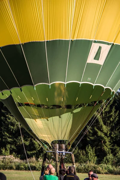 Αερόστατο Θερμού Αέρα Πριν Την Απογείωση — Φωτογραφία Αρχείου