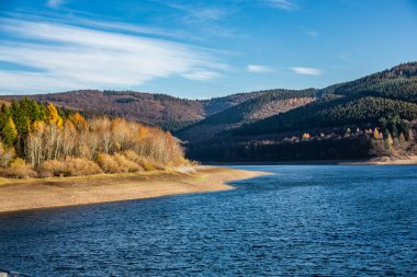 Kurak dönemlerde Siegerland 'daki baraj.