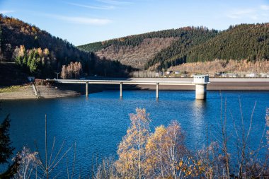 Kurak dönemlerde Siegerland 'daki baraj.