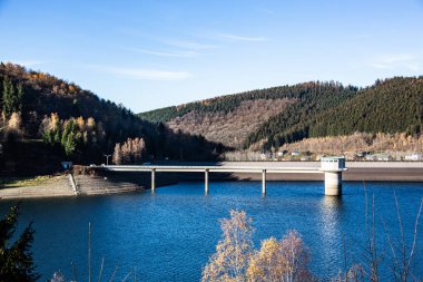 Kurak dönemlerde Siegerland 'daki baraj.