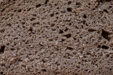 Bir dilim ekmek ve mangır.