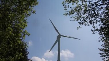 Ormanda enerji üretimi için rüzgar türbini
