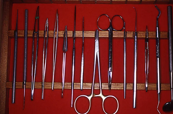 Chirurgische Instrumente Einer Aufbewahrungsbox — Stockfoto