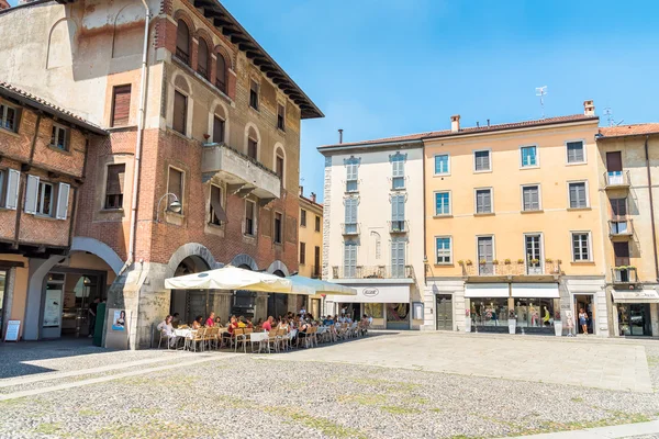 Piazza San Fedele en el centro histórico de Como, Italia — Foto de Stock