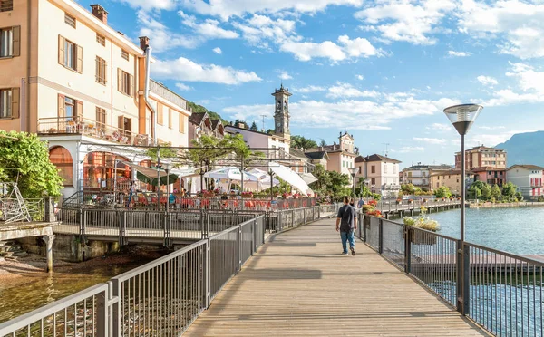 Porto Ceresio es una comuna italiana de la provincia de Varese, situada en el lago Lugano. — Foto de Stock