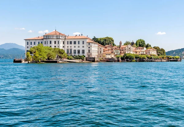 Paisaje con lago Maggiore e isla Bella, Stresa, Italia — Foto de Stock