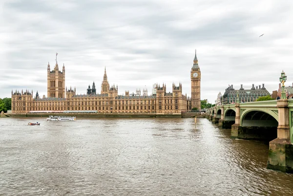 Londra - vedere la râul Tamisa, Turnul cu ceas Big Ben, Camerele Parlamentului . — Fotografie, imagine de stoc