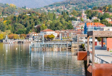 Luino, Lake Maggiore, İtalya'nın doğu kıyısında İsviçre sınırı yakınlarındaki küçük bir kasabada olduğunu
