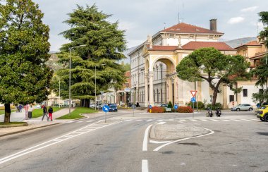 Luino, Lake Maggiore daki Varese eyaletinde doğu kıyısında İsviçre sınırı yakınlarındaki küçük bir kasabada olduğunu.
