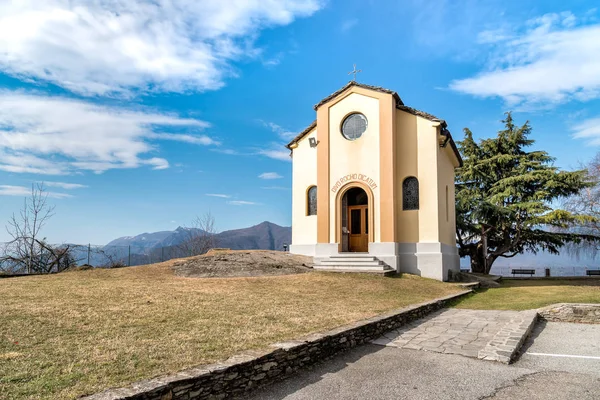 Kyrkan San Rocco i Campagnano, Maccagno med Pino och Veddasca, Italien — Stockfoto