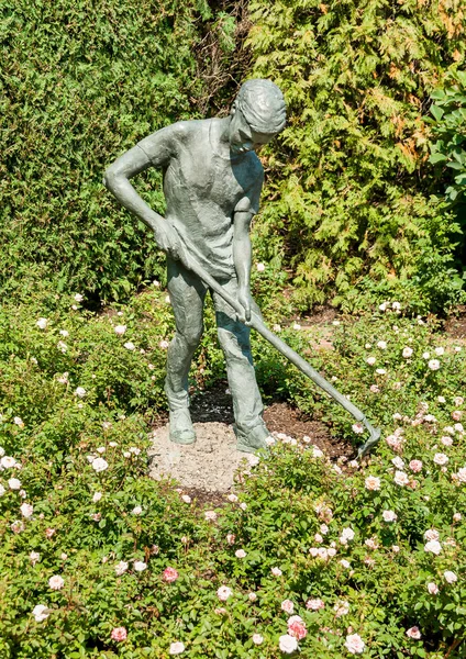 Estatua de bronce Boy Gardener en el Jardín Botánico de Chicago, EE.UU. — Foto de Stock