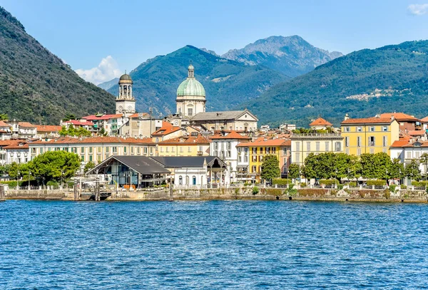 Vy av Intra-Verbania från sjön Maggiore, Italien — Stockfoto