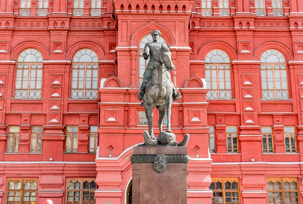 Monument to Marshal Zhukov. — Stock Photo, Image