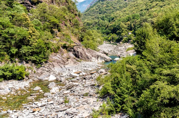 Vallemaggia，最长的高山峡谷中瑞士提契诺州的视图 — 图库照片