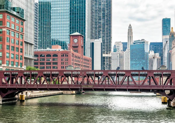 Vista de Wells Street Bridge en Chicago, Illinois, EE.UU. — Foto de Stock