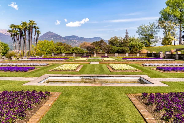 Eastland Alışveriş Merkezi Villa Taranto, Verbania, İtalya.