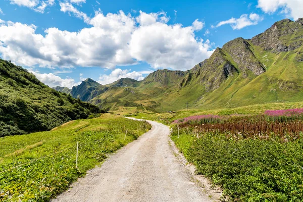 Piora Vadisi, İsviçre'nin dağ manzara. 