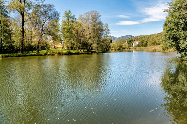 Lake Brinzio vadi Rasa, Varese, İtalya'nın il içinde. 