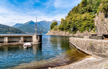 Turistik liman Gabella üzerinde Lake Maggiore Maccagno, İtalya