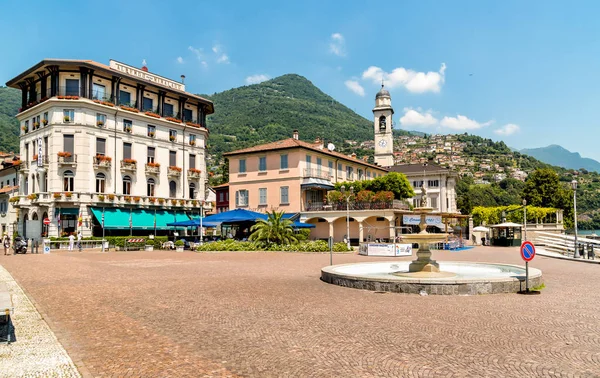 Cernobbio, es un popular centro turístico, situado al noroeste de Como en la orilla del lago de Como — Foto de Stock